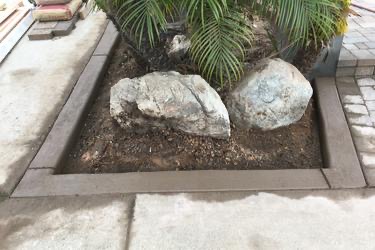 Square planter curb